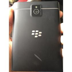 Unlocked blackberry passport excellent condition