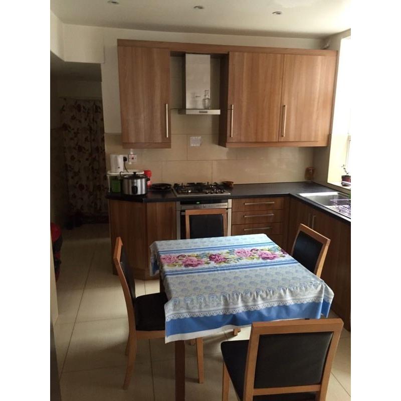 Double room in house share for rent