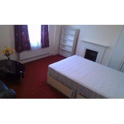 TOOTING BROADWAY DOUBLE ROOM WITH BILLSINCLUDED AVAILABLE MINS TO THE SRATION