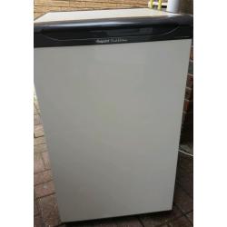 Hotpoint undercounter fridge