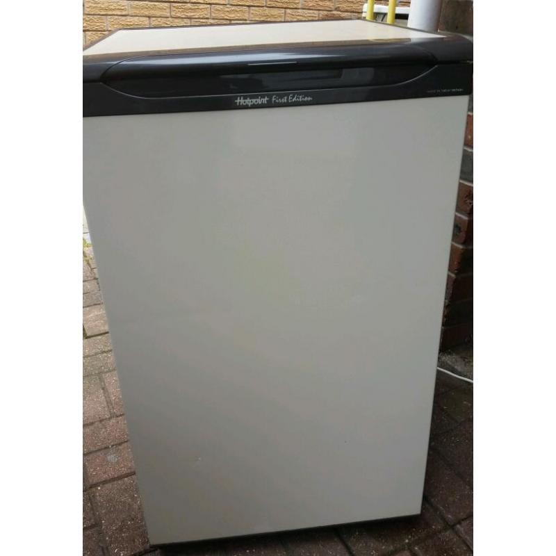 Hotpoint undercounter fridge