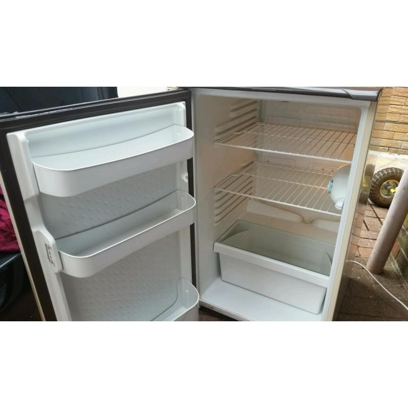 Hotpoint undercounter fridge