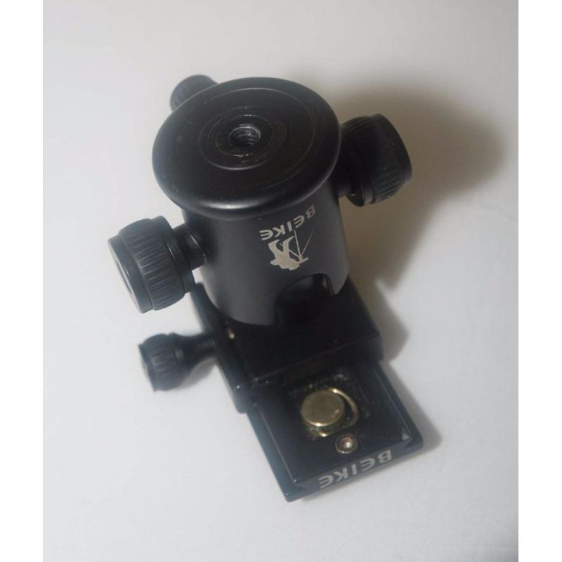 TRIPOD BALLHEAD HOLDS 17LBS WITH QUICK RELEASE PLATE