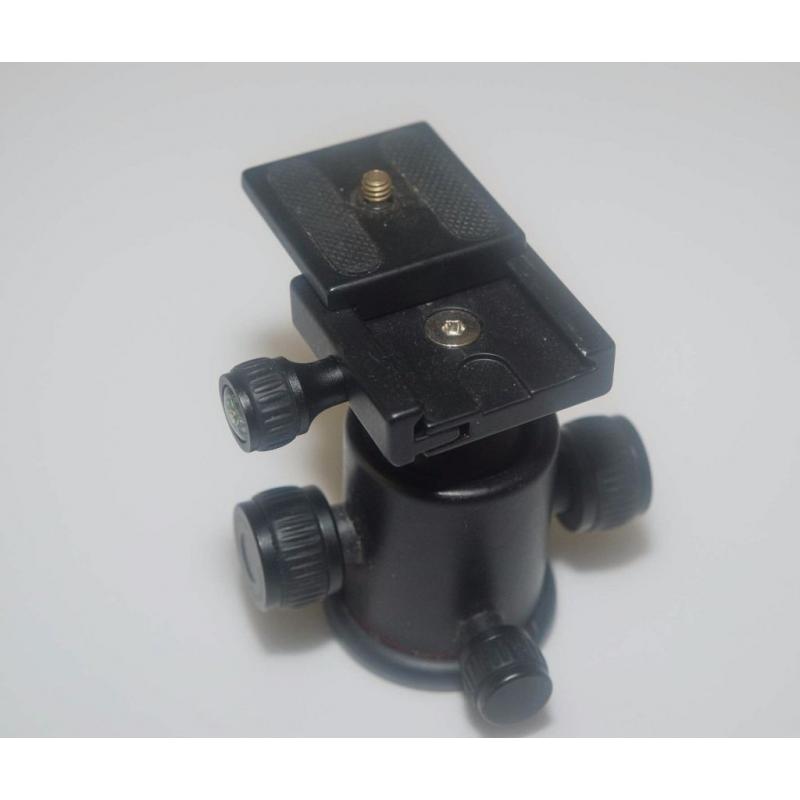 TRIPOD BALLHEAD HOLDS 17LBS WITH QUICK RELEASE PLATE