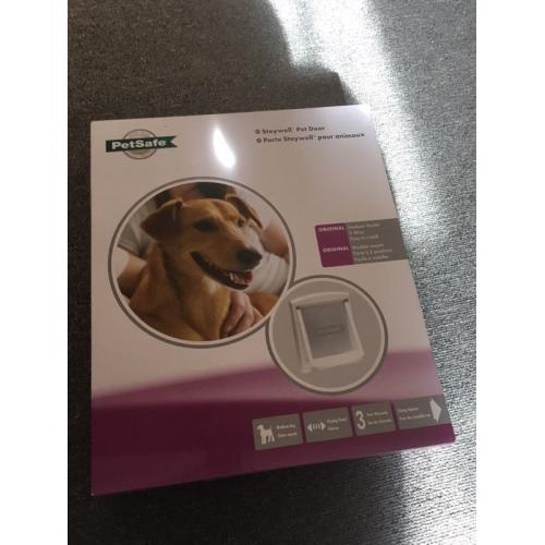 Medium dog flap