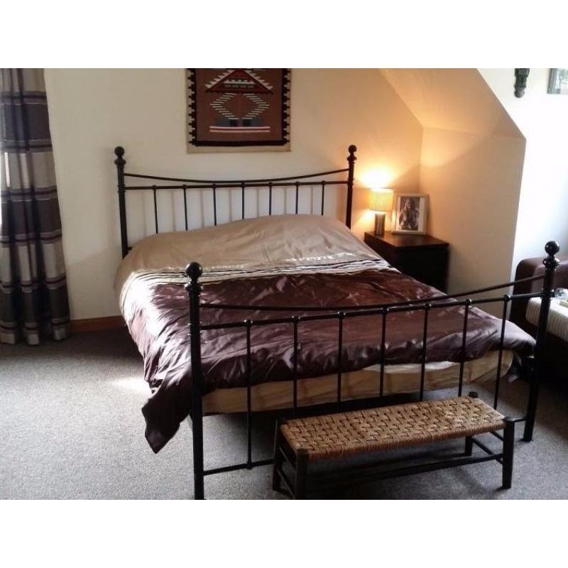 Attractive KING SIZE BED frame and bedsteads. Black metal. Can deliver Inverness.