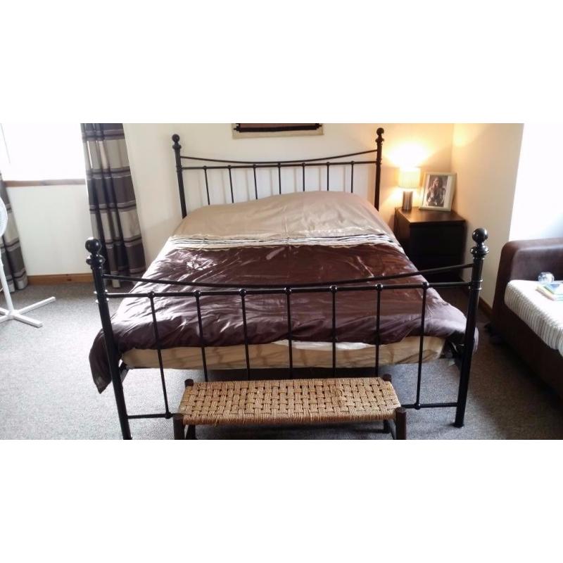 Attractive KING SIZE BED frame and bedsteads. Black metal. Can deliver Inverness.