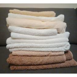 BALE OF TOWELS, all 100% cotton, various brands incl CHRISTY etc, good condition