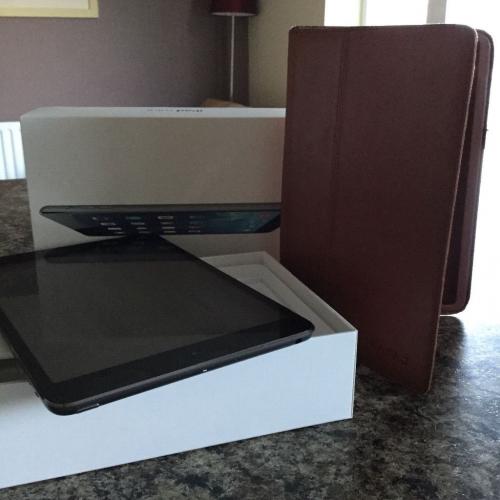 Apple mini iPad 2 immaculate and boxed - 32gb