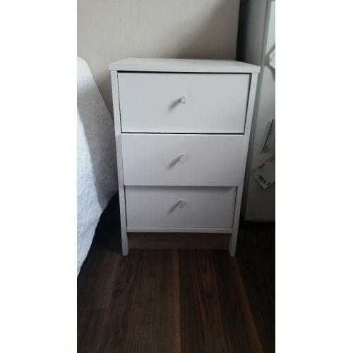 2 three-drawer bedside chest, white