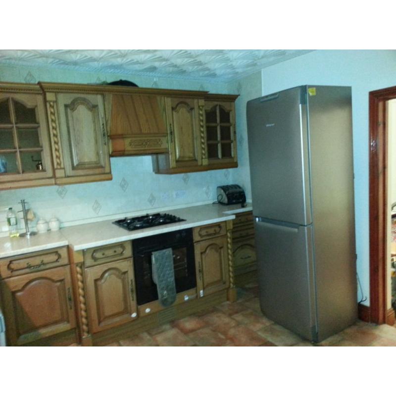 A double bed room in 3 bed house, East London