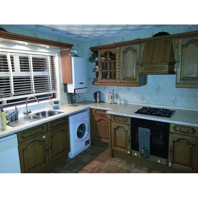A double bed room in 3 bed house, East London