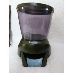 Cloverleaf Automatic Fish Pond Feeder