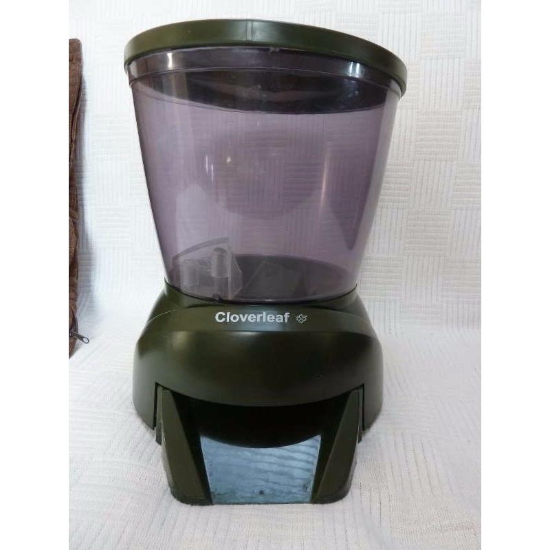 Cloverleaf Automatic Fish Pond Feeder