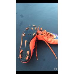 BOYS FOOTBALL BOOTS