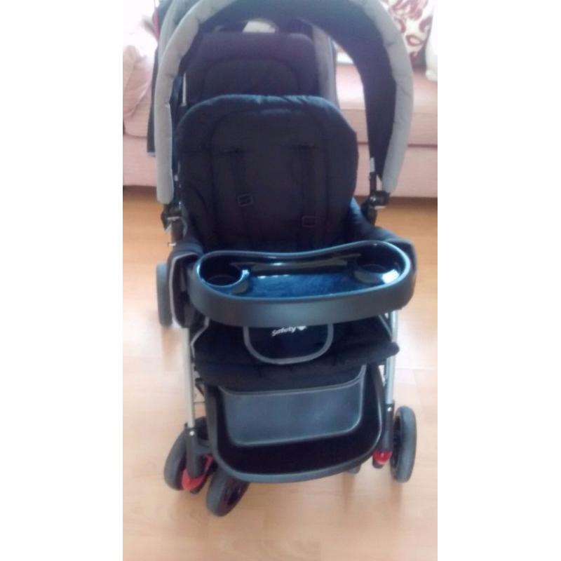 Safety first tandem pushchair