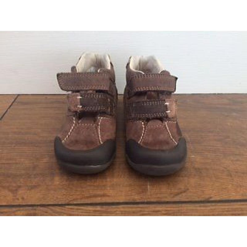 Size 4 1/2 E Clarks toddler boys first shoes