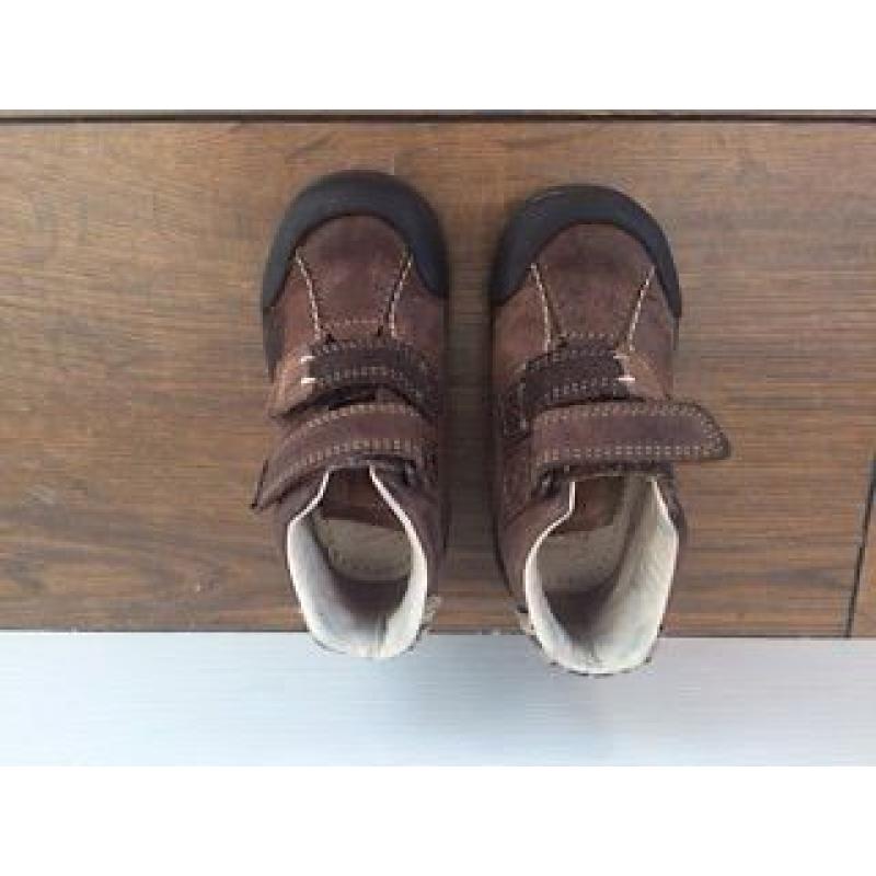 Size 4 1/2 E Clarks toddler boys first shoes