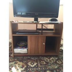 Free for collection 2 x book cases, 2 x bedside table, 1 x tv unit