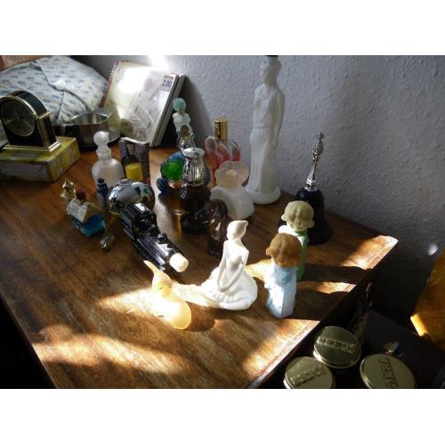21 ASSORTED SCENT/PERFUME BOTTLES.SOME AVON .SOME FULL.