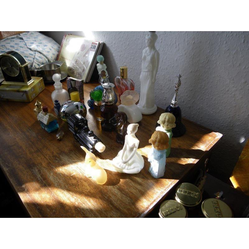 21 ASSORTED SCENT/PERFUME BOTTLES.SOME AVON .SOME FULL.