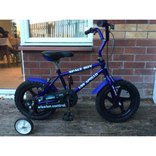 Boy's bike will suit ages 4-6