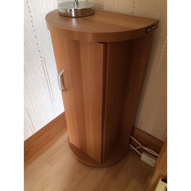 Fish tank pedestal