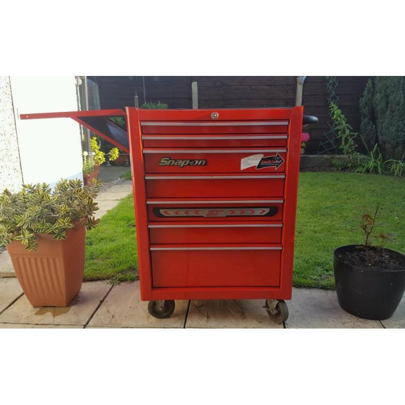 Snap on roll cab
