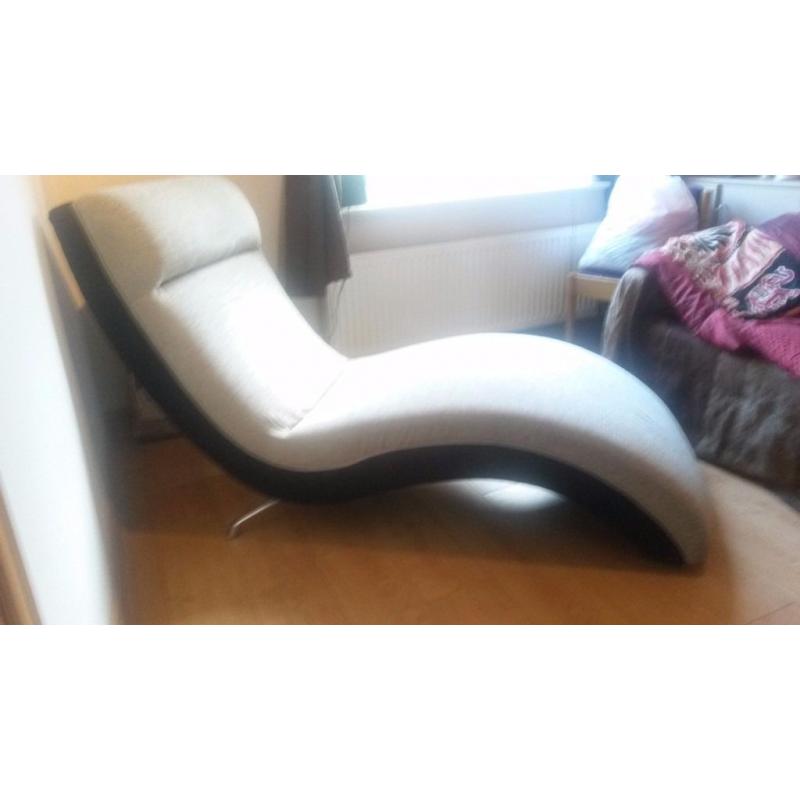 BRAND NEW Chaise Lounge