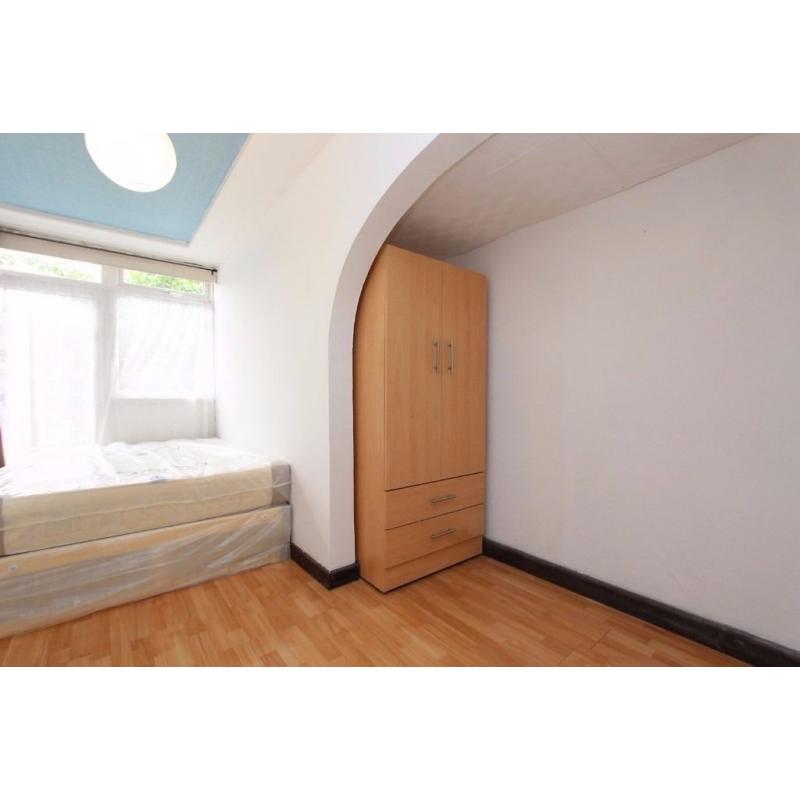 |? |?ROOMS AVAILABLE FOR SEPTEMBER! FIRST COME FIRST TAKE! ?|?|