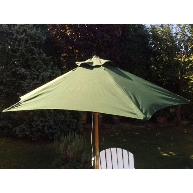 Hexagonal green canvas patio umbrella, 170 cm