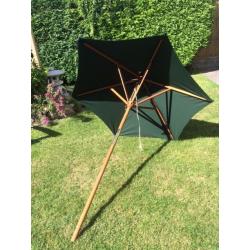 Hexagonal green canvas patio umbrella, 170 cm
