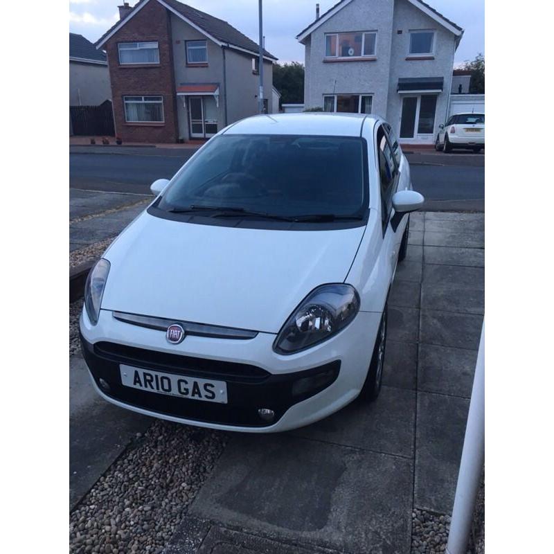 2011 Fiat Punto Evo GP 1.4 8v 25,000.