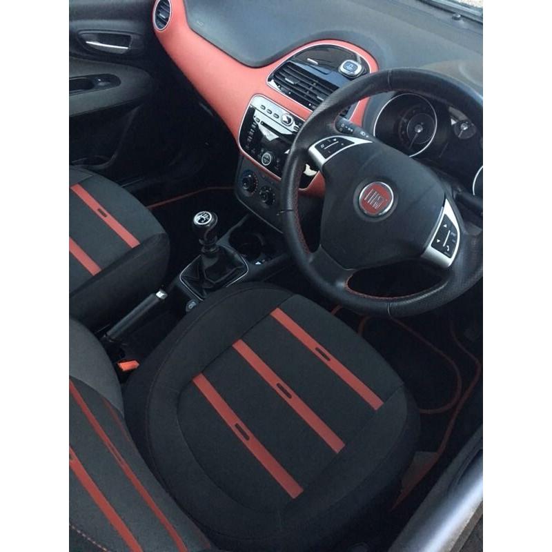 2011 Fiat Punto Evo GP 1.4 8v 25,000.