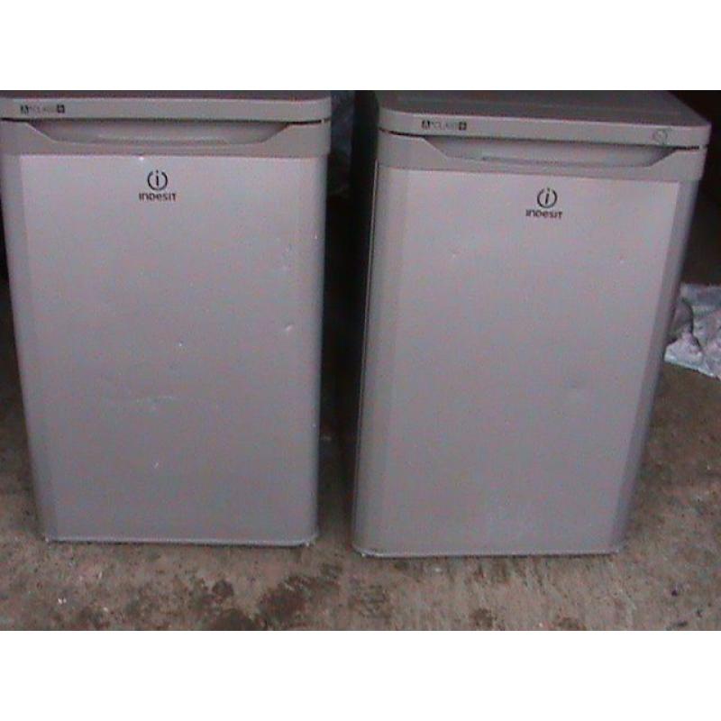 Indiset Seperate fridge and freezer can be seen working.