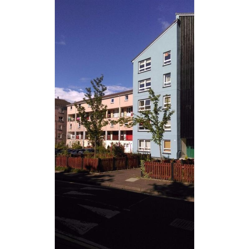 Double Room in City Centre Flat - Ideal for Post-grad Student at Edi University