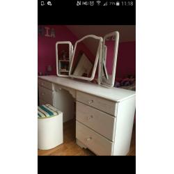 shabby chic dressing table with seat