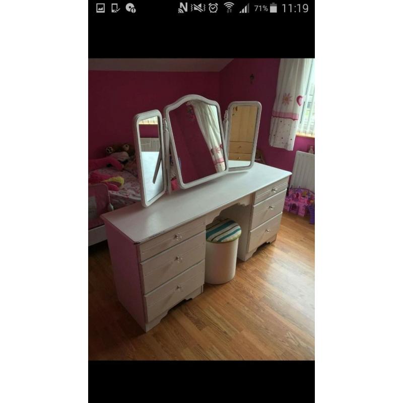shabby chic dressing table with seat