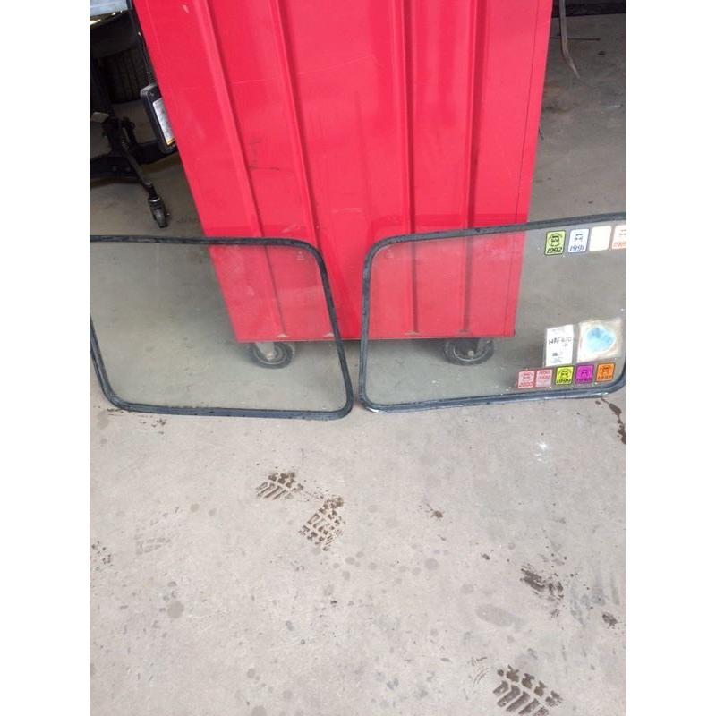 CAMPER VAN FRONT SPLIT SCREENS