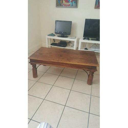 Quality oak coffee table