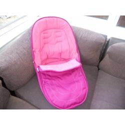 icandy peach 3 footmuff in Fuscia