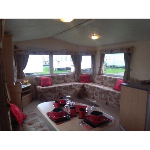 GREAT CARAVAN ON FANTASTIC PARK
