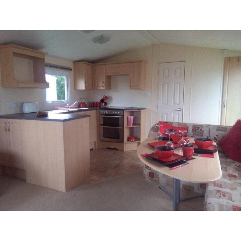 GREAT CARAVAN ON FANTASTIC PARK