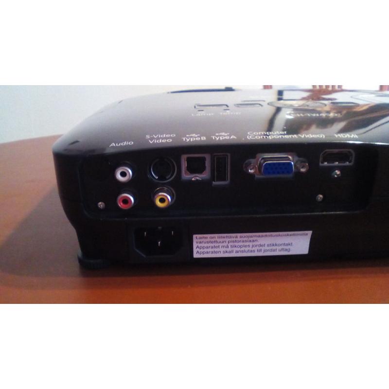 PROJECTOR - Epson EH-TW450 HD ready Projector and Optoma DS9092PWC 92" 16x9 Projector manual screen