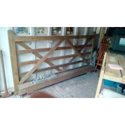 Standard driveway gate