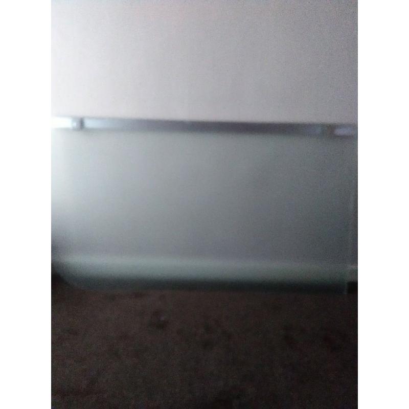 BATH SCREEN