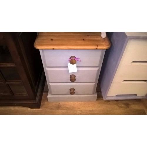 Bedside 3-drawer Cabinet
