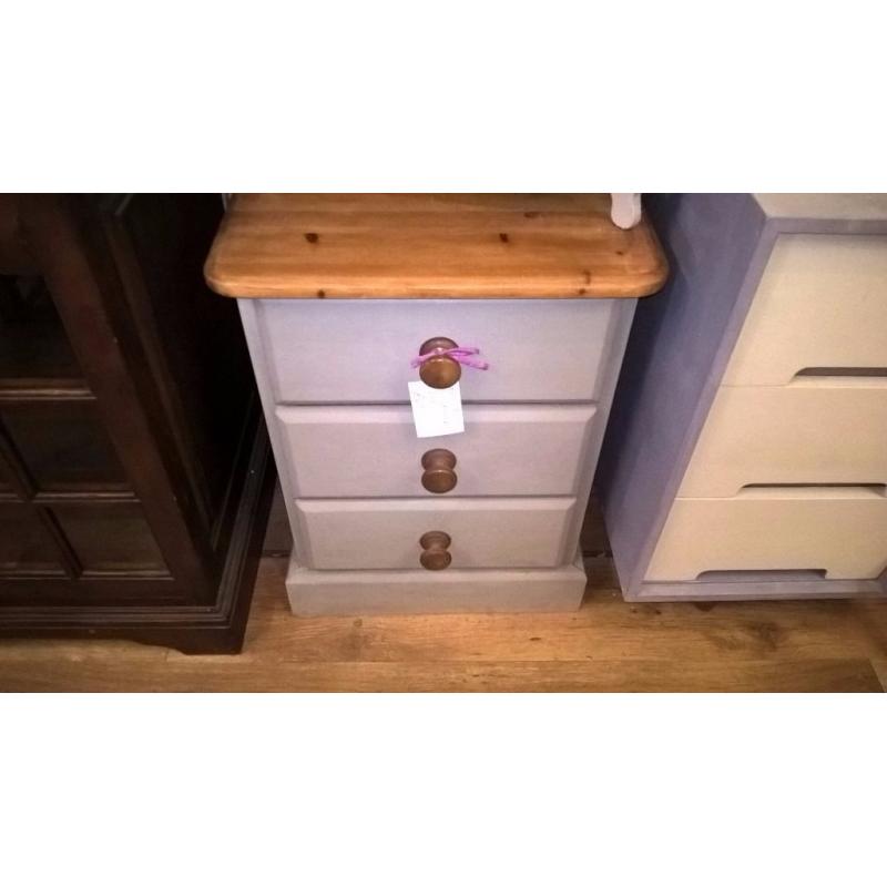 Bedside 3-drawer Cabinet