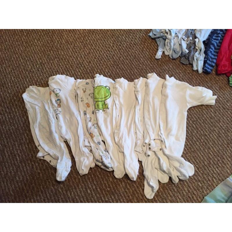 Neutral baby grows 0-3