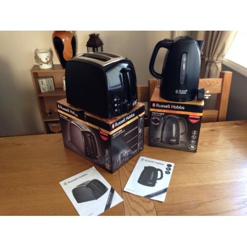 Black kettle and toaster exc